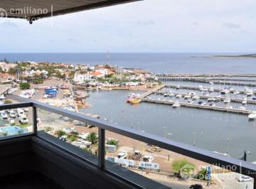 Departamento · 151m² · 5 Ambientes · 1 Cochera · Venta Apartamento 3 Dorm. Más Dependencia Punta del Este