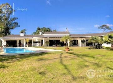Casa · 300m² · 5 Ambientes · 1 Cochera · Casa - La Arbolada