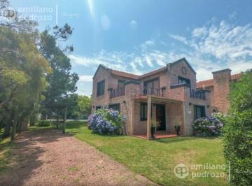 Casa · 117m² · 4 Ambientes · 1 Cochera · Venta Casa 3 Dorm. en Tio Tom Punta Ballena