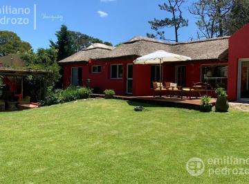 Casa · 173m² · 4 Ambientes · 1 Cochera · Alquiler Temporal Casa 3 Dorm. Rincón del Indio Punta del Este