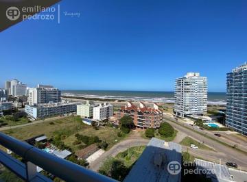 Departamento · 132m² · 5 Ambientes · 2 Cocheras · Venta Departamento 4 Dorm. Playa Brava Punta del Este Vista Al Mar