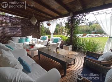 Casa · 500m² · 6 Ambientes · 4 Cocheras · Venta Casa 4 Dorm. Barrio Privado Punta del Este Piscina Jardín