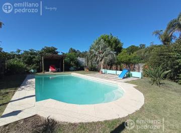 Casa · 1200m² · 5 Ambientes · 3 Cocheras · Casa - Pinares
