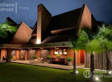 Casa · 479m² · 5 Ambientes · Venta Casa 4 Suite 5 Baños Playa Mansa Punta del Este