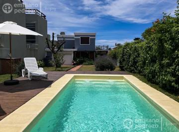 Casa · 400m² · 4 Ambientes · 1 Cochera · Venta / Alquiler Casa 3 Dorm. en Manantiales Punta del Este