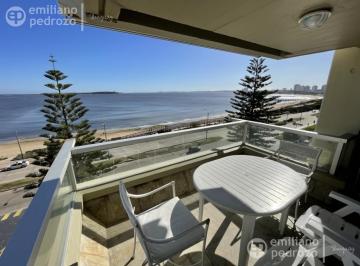 Departamento · 6 Ambientes · Venta Apartamento 3 Dorm. Mas Servicio en Playa Mansa