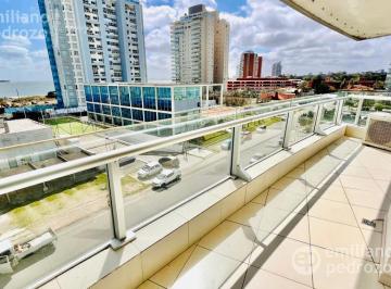 Departamento · 116m² · 4 Ambientes · Venta Apartamento de 3 Suite en Playa Mansa Punta del Este