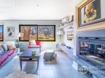 Casa · 143m² · 4 Ambientes · 1 Cochera · Venta Casa 3 Dorm. Barrio Privado Parque Pinares, Punta del Este