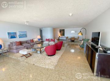 Departamento · 195m² · 5 Ambientes · 1 Cochera · Venta Departamento de 3 Dorm. en Suite en Playa Brava