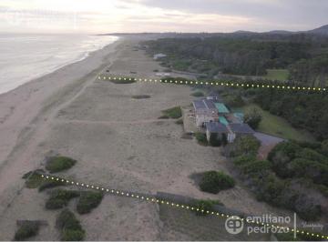 Campo · 400m² · 5 Ambientes · Venta de Chacra con Casa de 4 Dorm. en Punta Ballena