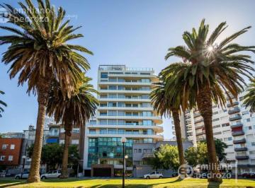 Departamento · 85m² · 3 Ambientes · 1 Cochera · Venta Apartamento 2 Dorm., Terraza y Patio en Golf Punta Carretas Montevideo
