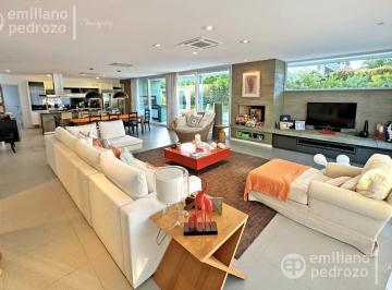 Casa · 355m² · 5 Dormitorios · Venta Casa Barrio 5 Dorm Privado Punta del Este