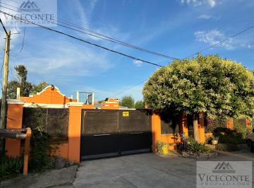 Casa de 5 ambientes, La Plata · Casa 315 m² Calle 227 Nº743, Entre 46 y 47. Etcheverry. Partido de La Plata.