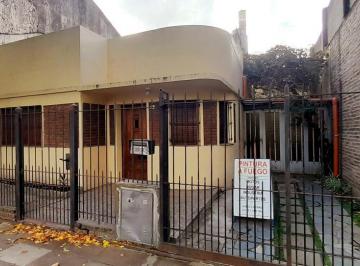 Casa · 122m² · 3 Ambientes · 1 Cochera · Munro - Zona Industrial I - Lote Propio - Casa de 3 Amb con Cochera y Galpón/taller!