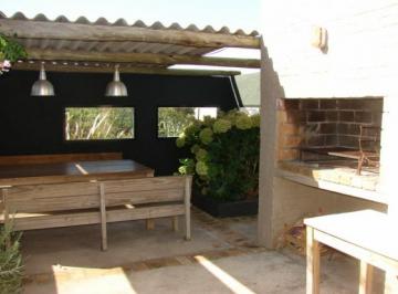 Casa · 200m² · 3 Dormitorios · Casa Chica