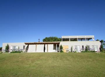 Casa · 300m² · 5 Dormitorios · Casa 87