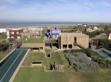 Casa · 1102m² · 4 Dormitorios · Aborigen Sur