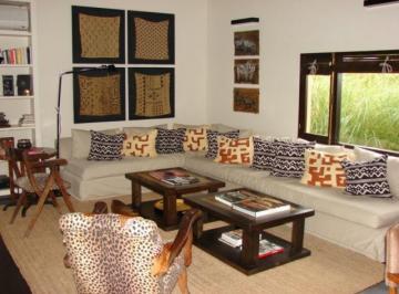 Casa · 300m² · 3 Dormitorios · Rancho Aparte