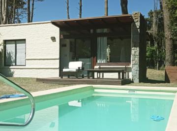 LA BARRA VENTA Y ALQUILER CASA YUBARTA piscina · La Barra Venta y Alquiler Casa Yubarta