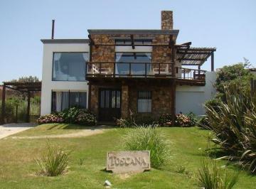 Casa · 190m² · 5 Ambientes · 2 Cocheras · El Chorro Venta y Alquiler Casa Toscana Tm5696