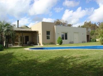 Casa · 140m² · 4 Ambientes · 1 Cochera · La Barra Alquiler Casa Siroco