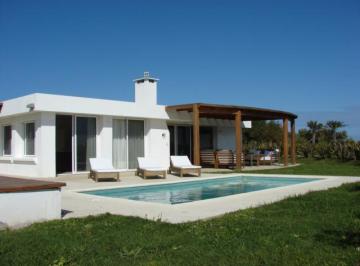 Casa · 928m² · 4 Dormitorios · Casa 69