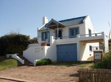 Casa · 200m² · 3 Dormitorios · 2 Cocheras · Punta Piedras Alquiler Casa La Celeste