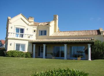 Casa · 350m² · 4 Dormitorios · Casa 8 - Viento y Vino