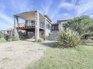 Casa · 476m² · 4 Dormitorios · 1 Cochera · Casa 57