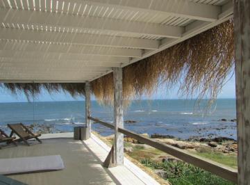 Casa · 810m² · 6 Dormitorios · Sol y Mar