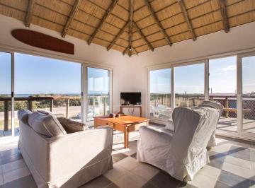 Casa · 120m² · 3 Dormitorios · 2 Cocheras · Casa - La Juanita