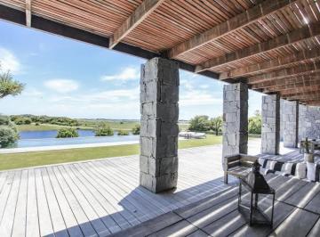 Campo · 650m² · 4 Dormitorios · Chacra - Chacras de José Ignacio