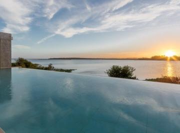 Campo · 180000m² · 6 Dormitorios · Chacra en Venta en Punta Ballena