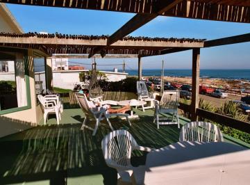 MANANTIALES ALQUILER CASA LAS PORTEÑAS terraza mar · Manantiales Alquiler Casa Las Porteñas
