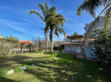 Casa · 681m² · 5 Dormitorios · 1 Cochera · La Añorada