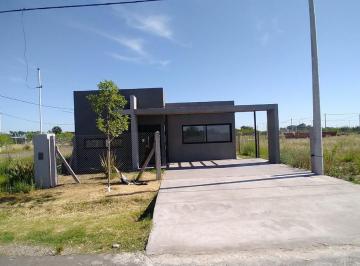 Casa · 79m² · 3 Ambientes · 2 Cocheras · Venta Casa de 2 Dorm. en Ecovida, Villa Amelia