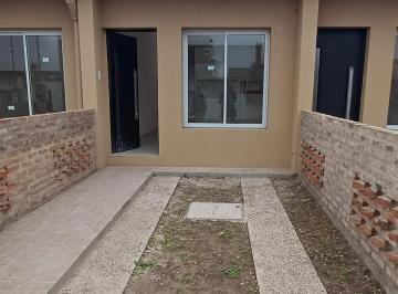Casa · 54m² · 3 Ambientes · 1 Cochera · Casa en Victoria