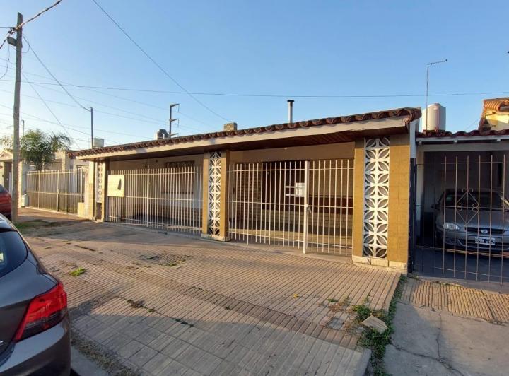 Casa · 85m² · 4 Ambientes · 1 Cochera