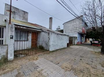 Casa de 6 ambientes, La Plata · 73 E/121 y 122 - Casa a Reciclar + Depto Nuevo. Ideal Inversor!