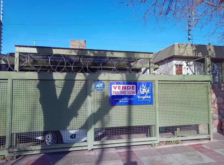 Casa · 125m² · 7 Ambientes · 1 Cochera