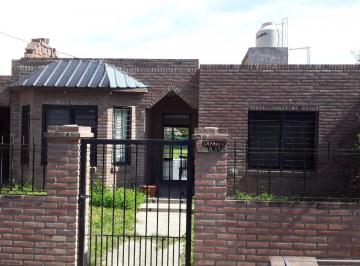 Casa de 2 ambientes, Roldán · Casa en Roldán / Tierra de Sueños 1 / 1 Dorm - Baño - Cochera - Cocina - Comedor