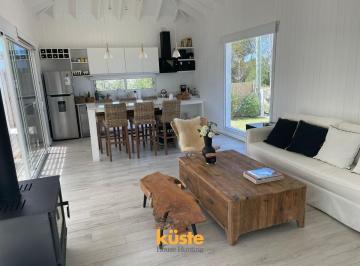 Casa · 450m² · 3 Ambientes · 1 Cochera · Casa - La Juanita