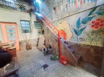 Casa · 53m² · 2 Ambientes · Venta, Casa Interna con Patio a Refaccionar No PH