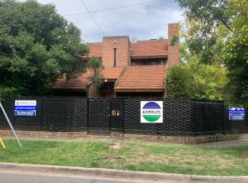 Casa de 4 ambientes, Hurlingham · Excelente Chalet 5 Ambientes en Venta, Hurlingham, Buenos Aires.