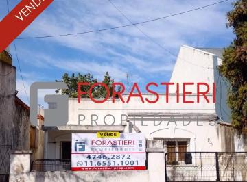 Casa · 108m² · 2 Ambientes · 1 Cochera · Casa en Excelente Ubicacion