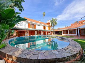 Casa · 887m² · 10 Ambientes · 4 Cocheras · Venta Casa de Categoría 5 Dorm. Alberdi - Rosario
