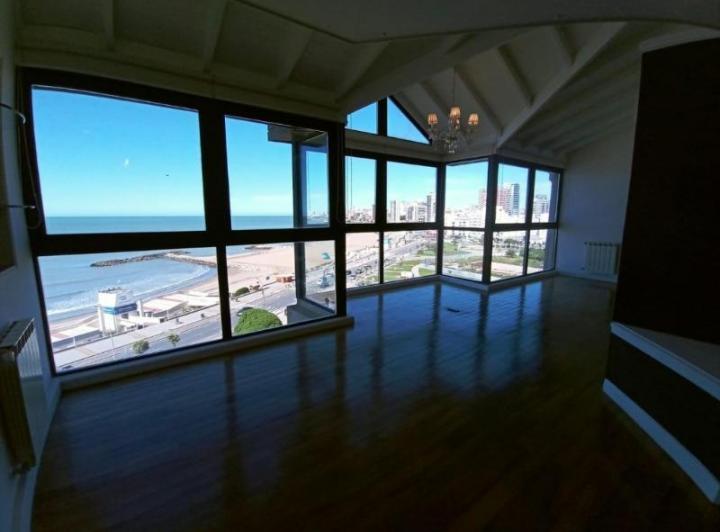 Departamento · 200m² · 5 Ambientes · 1 Cochera