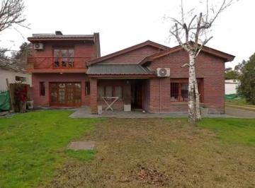 Imagen1 · Venta Casa 5 Ambientes, quincho, Parque, Pileta Cubierta, Garage Zona Mayorista