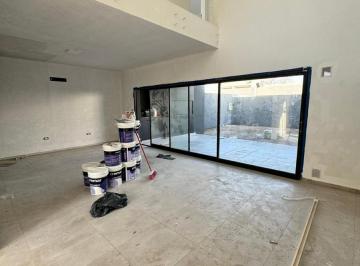 Casa · 160m² · 3 Dormitorios · 2 Cocheras · Casa en Greenville 2