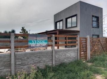 Imagen1 · Casa en Parque Lago 3 Ambientes con Patio y Quincho
